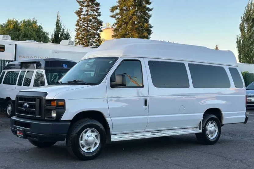 2012 Ford E-350 photo 1