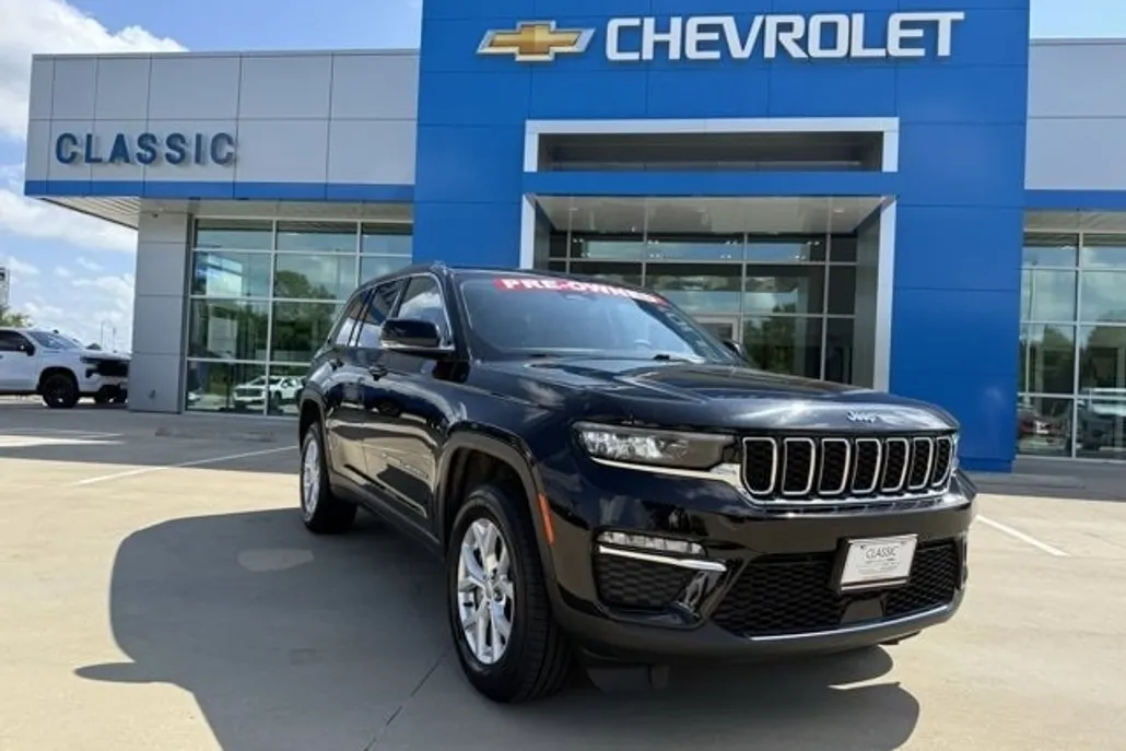 2023 Jeep Grand Cherokee Limited photo 1