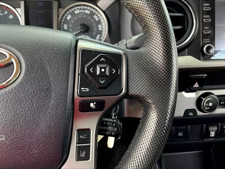 2020 Toyota Tacoma SR5 photo 23