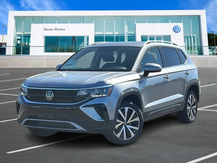 2024 Volkswagen Taos SE photo 1