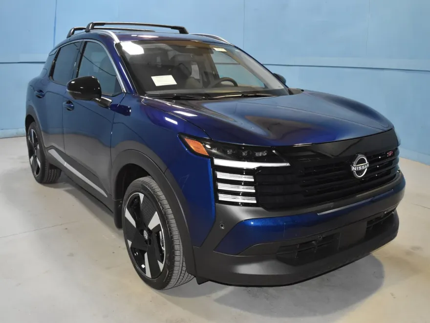 2026 Nissan Kicks SR photo 1