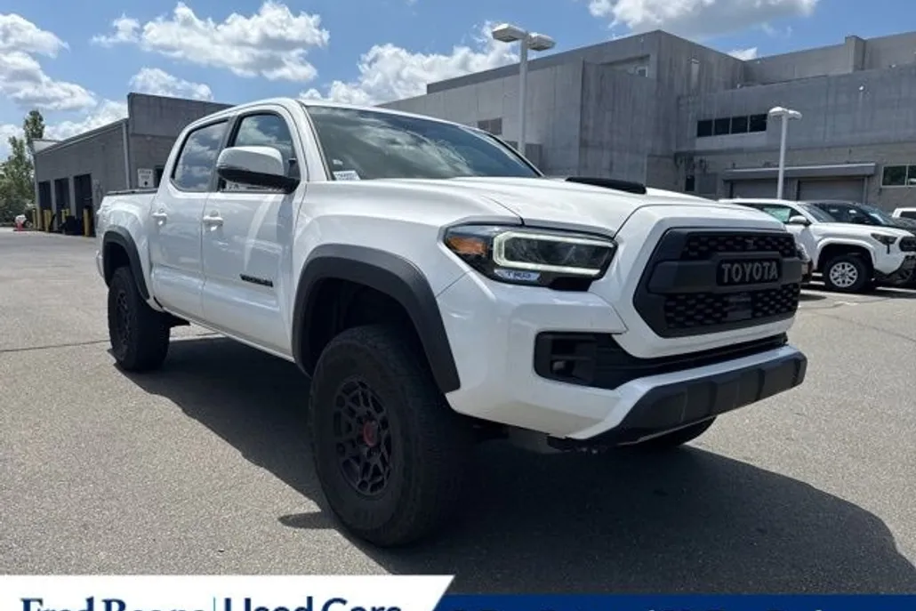 2023 Toyota Tacoma TRD Pro V6 photo 1