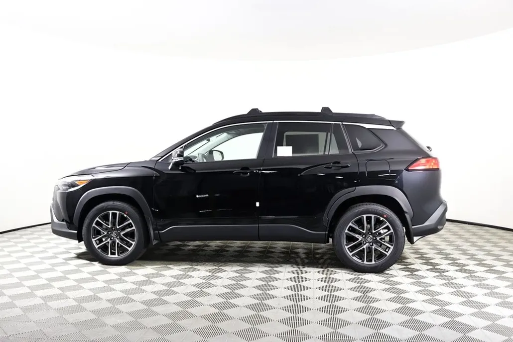 2026 Toyota Corolla Cross XLE photo 1