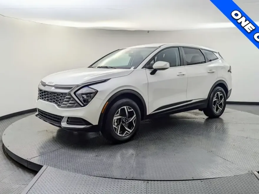 2023 Kia Sportage LX photo 1