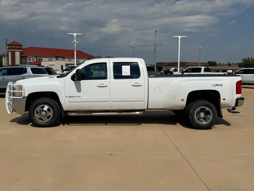 2009 Chevrolet Silverado 3500HD LTZ photo 1
