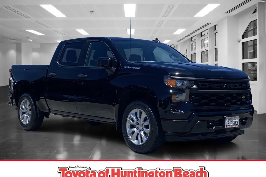 2022 Chevrolet Silverado 1500 Custom photo 1
