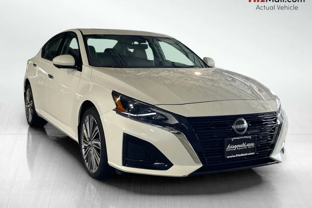 2024 Nissan Altima 2.5 SL photo 1
