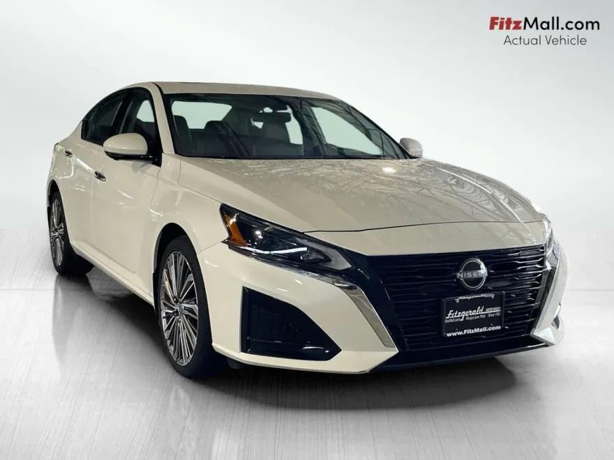 2024 Nissan Altima 2.5 SL photo 1