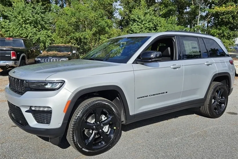 2025 Jeep Grand Cherokee Limited photo 1