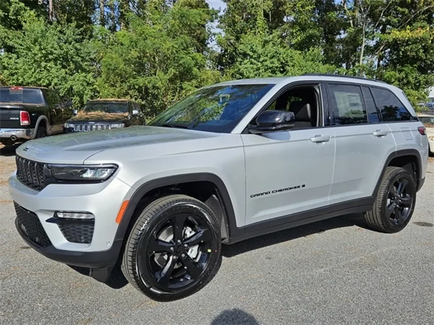 2025 Jeep Grand Cherokee Limited photo 1