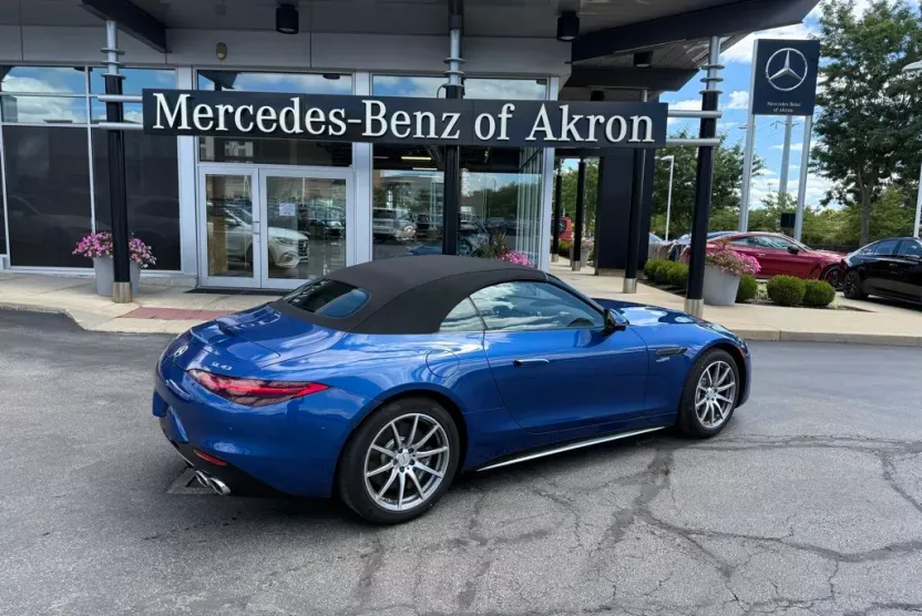 2024 Mercedes Benz SL AMG 43 photo 1