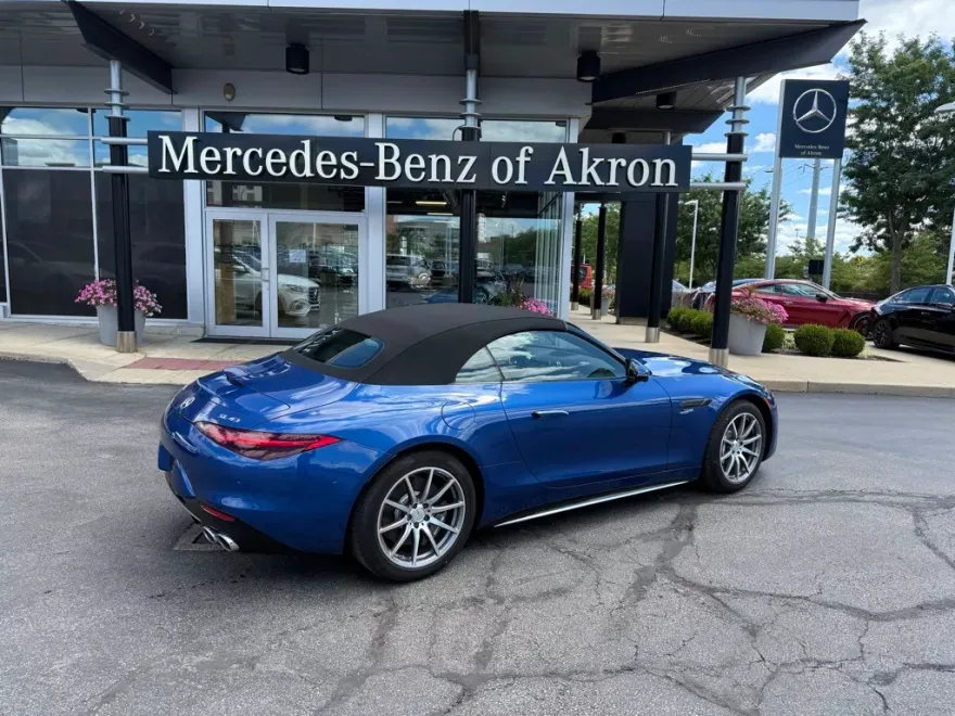 2024 Mercedes Benz SL AMG 43 photo 1