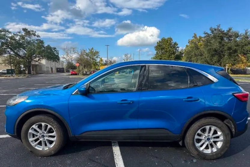 2020 Ford Escape SE photo 1