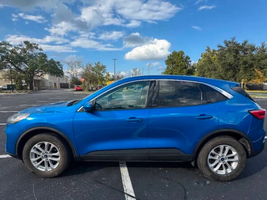 2020 Ford Escape SE photo 1