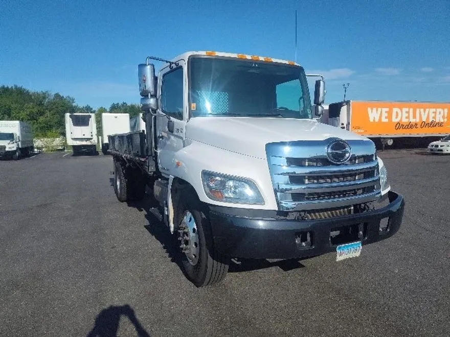 2020 Hino Conventional Type Truck Single Cab photo 1