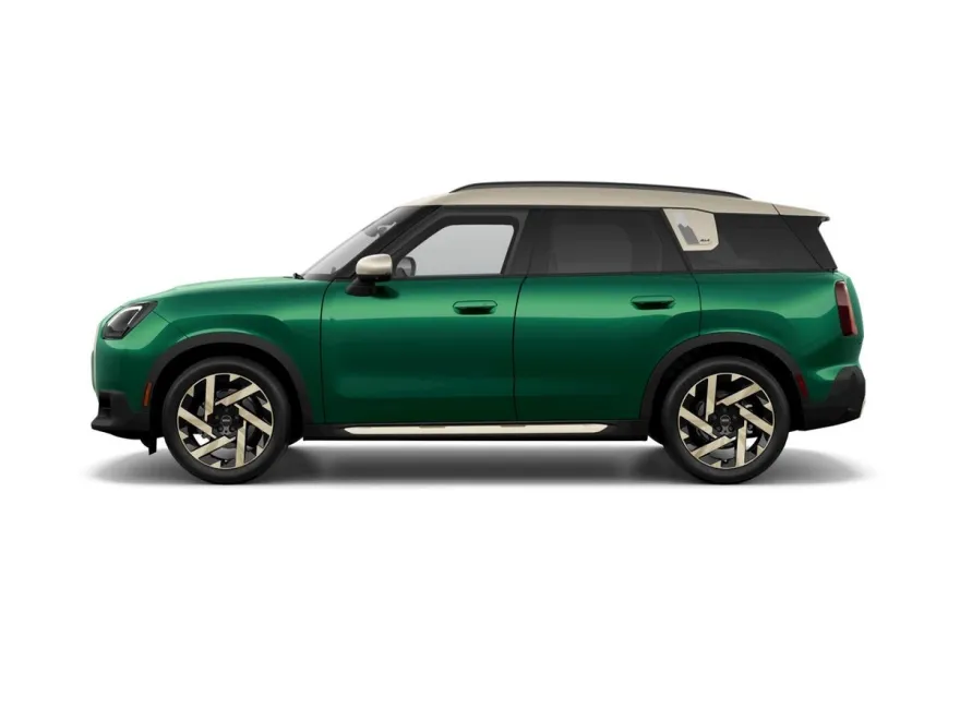 2026 Mini Countryman ALL4 S photo 1