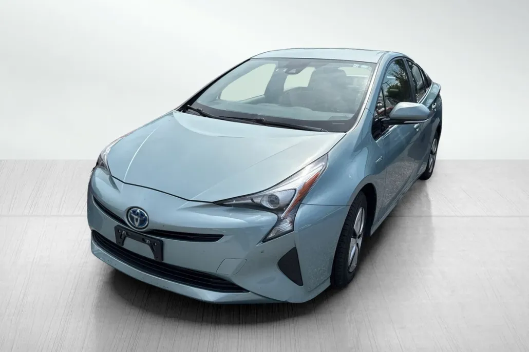 2017 Toyota Prius Four photo 1