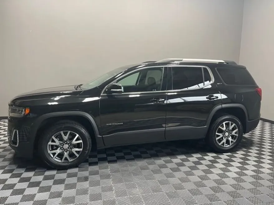 2023 Gmc Acadia SLT photo 1
