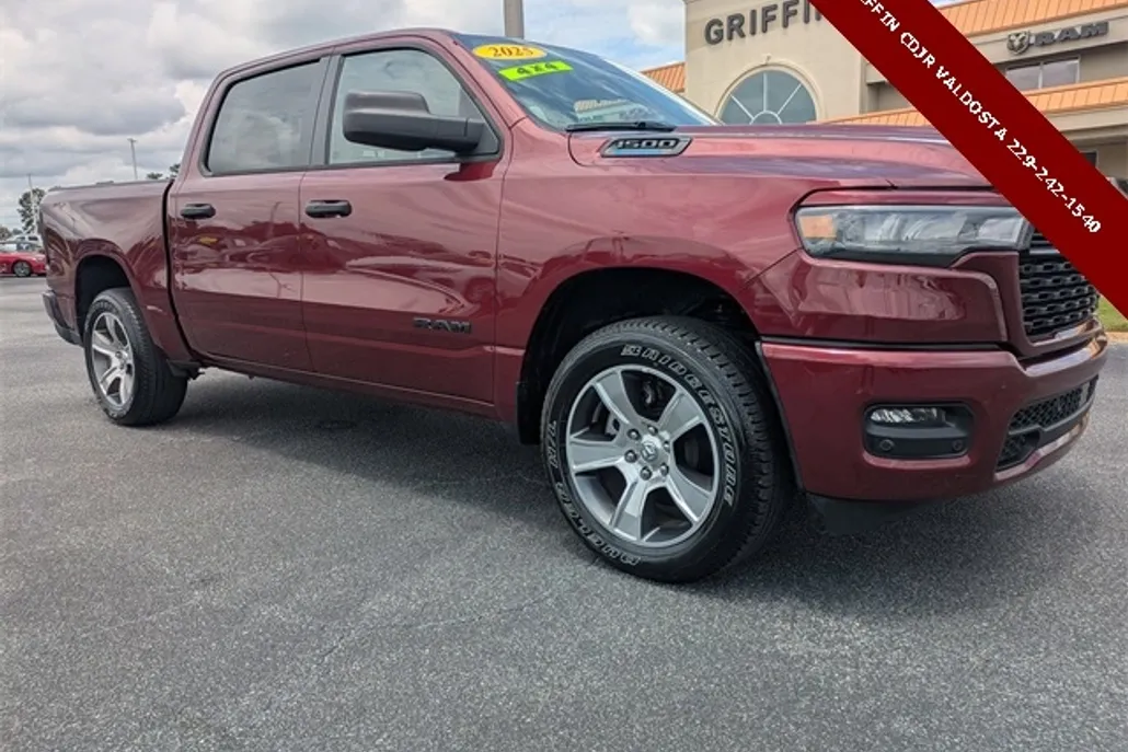 2025 Ram 1500 Tradesman photo 1