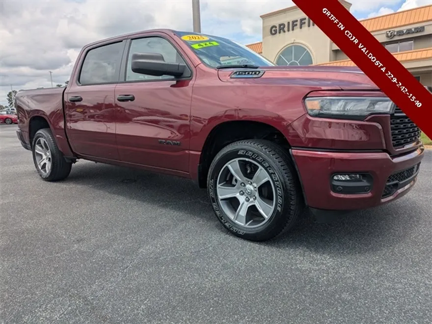 2025 Ram 1500 Tradesman photo 1