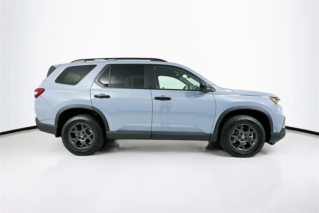 2025 Honda Pilot TrailSport photo 1