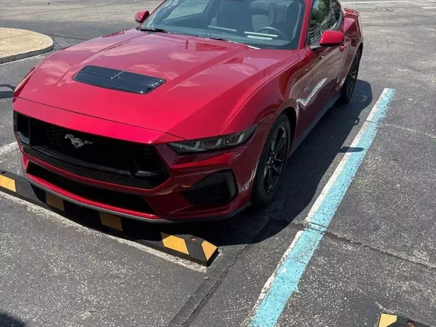 2024 Ford Mustang GT photo 1