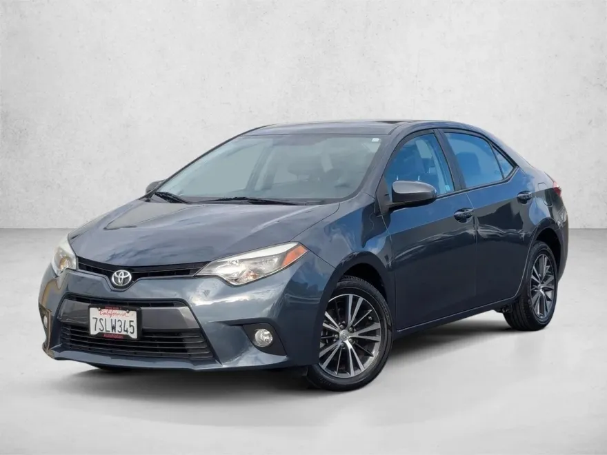 2016 Toyota Corolla LE Plus photo 1
