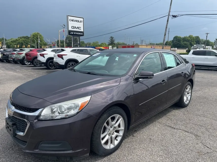 2015 Chevrolet Malibu 1LT photo 1