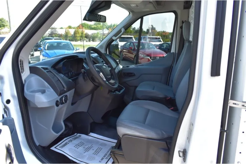 2019 Ford Transit Van photo 1