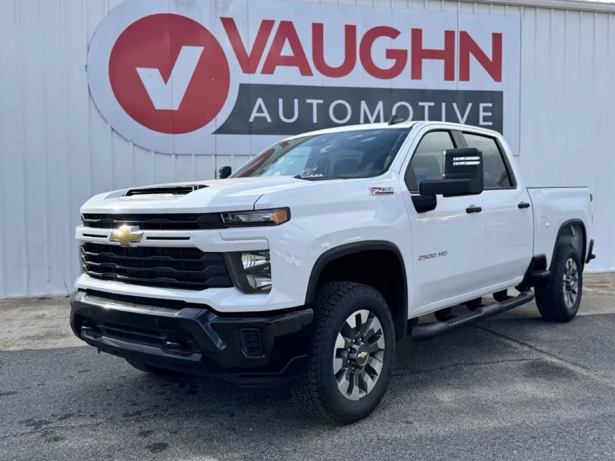 2025 Chevrolet Silverado 2500HD Custom photo 1