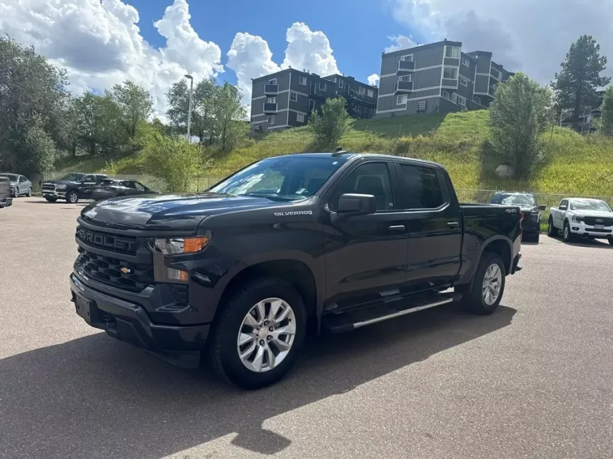 2023 Chevrolet Silverado 1500 Custom photo 1