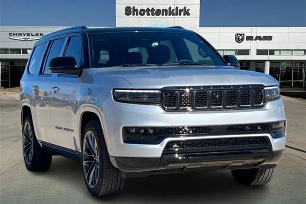 2024 Jeep Grand Wagoneer II photo 1