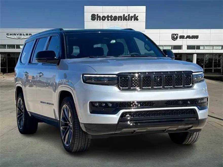 2024 Jeep Grand Wagoneer II photo 1