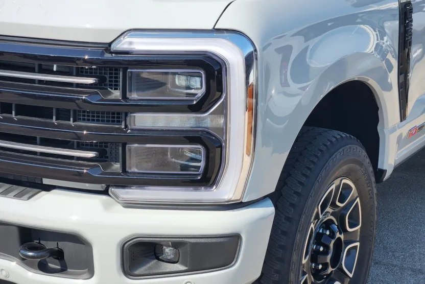 2026 Ford F-250 Platinum photo 1