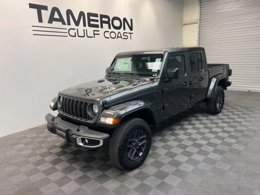 2025 Jeep Gladiator Sport S photo 1