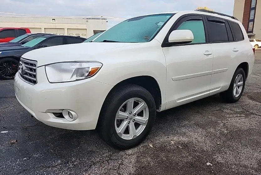 2010 Toyota Highlander SE photo 1