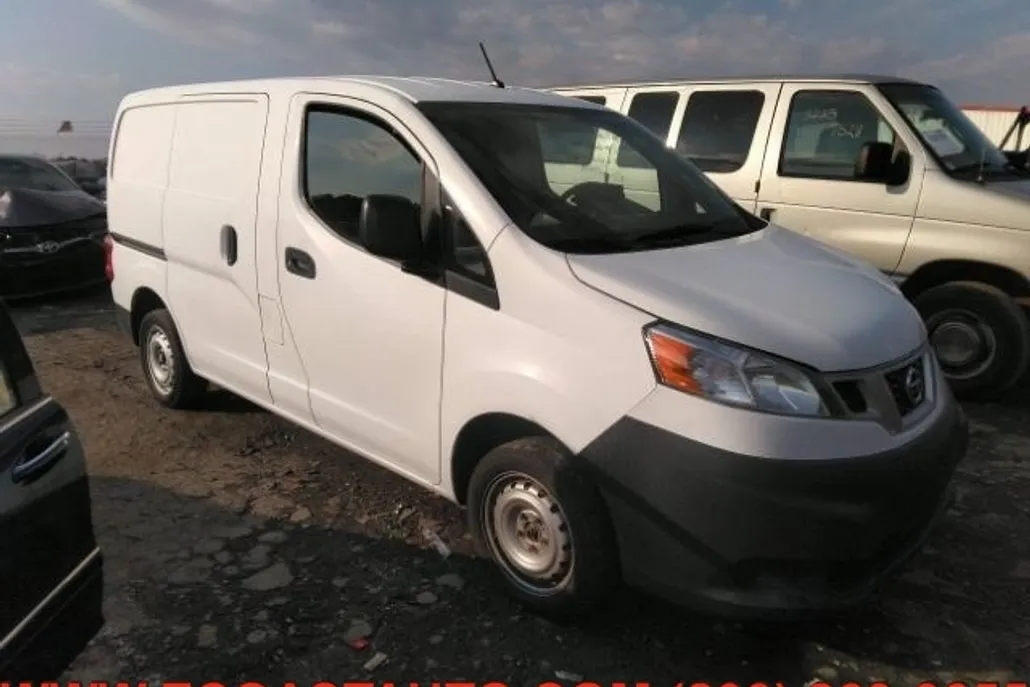 2017 Nissan NV200 S photo 1