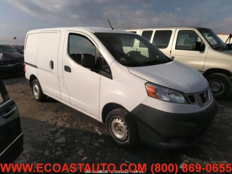 2017 Nissan NV200 S photo 1