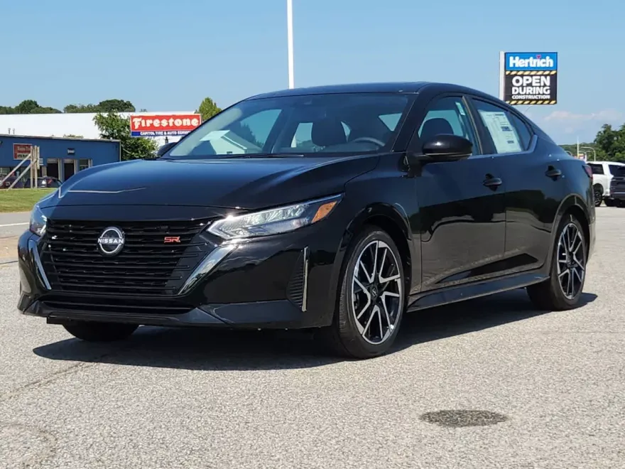 2025 Nissan Sentra SR photo 1