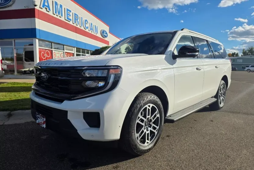 2025 Ford Expedition MAX photo 1