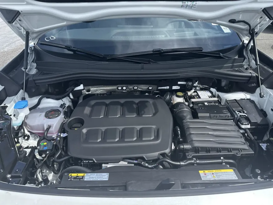 2025 Volkswagen Tiguan SE R-Line Black photo 1