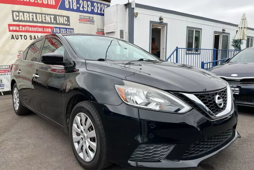 2017 Nissan Sentra SV photo 1