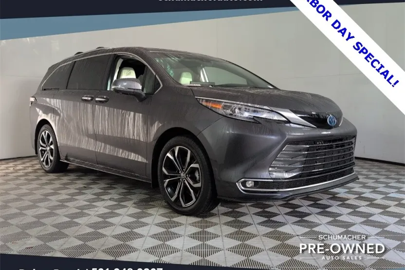 2025 Toyota Sienna Platinum photo 1