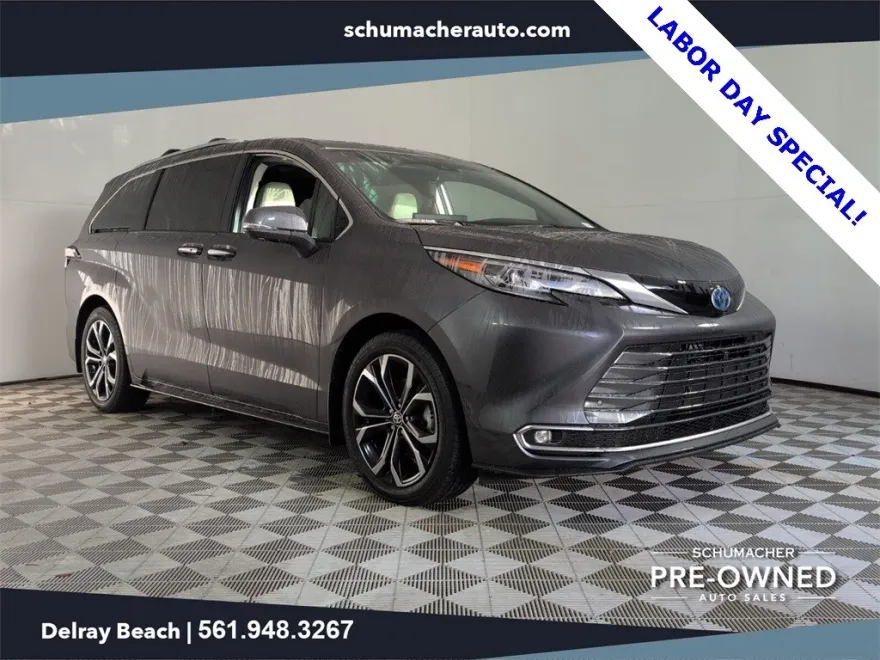 2025 Toyota Sienna Platinum photo 1