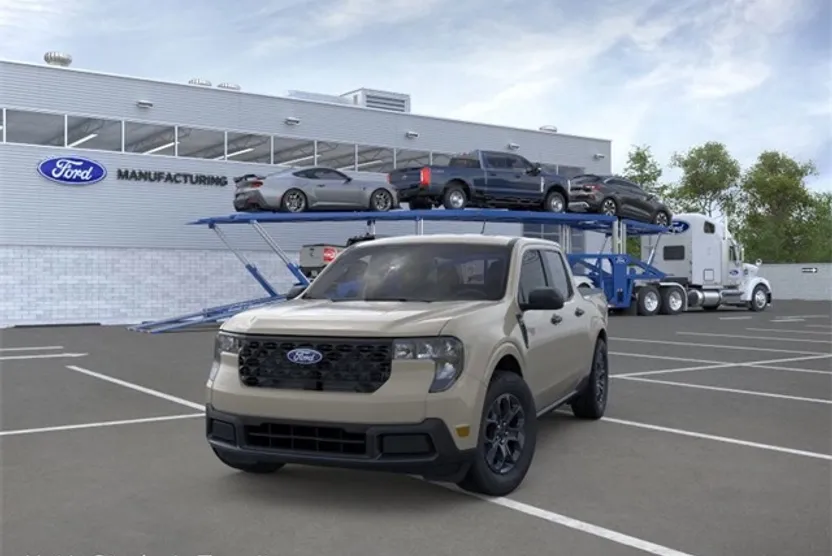 2025 Ford Maverick XLT photo 1
