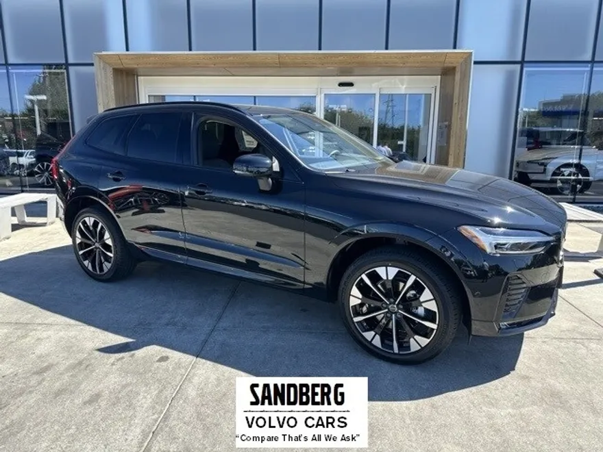 2026 Volvo XC60 B5 photo 1