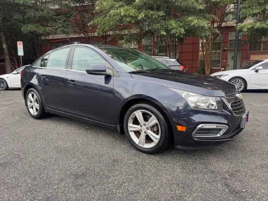 2015 Chevrolet Cruze photo 1