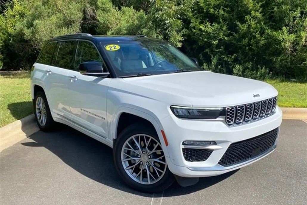 2022 Jeep Grand Cherokee Summit 4xe photo 1