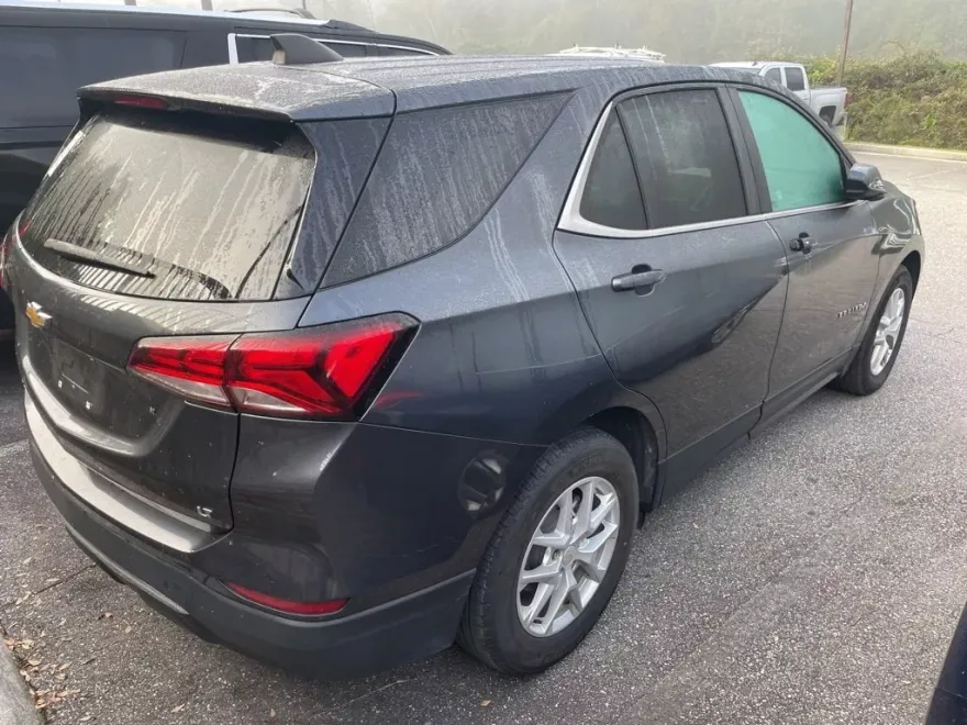 2023 Chevrolet Equinox LT photo 1