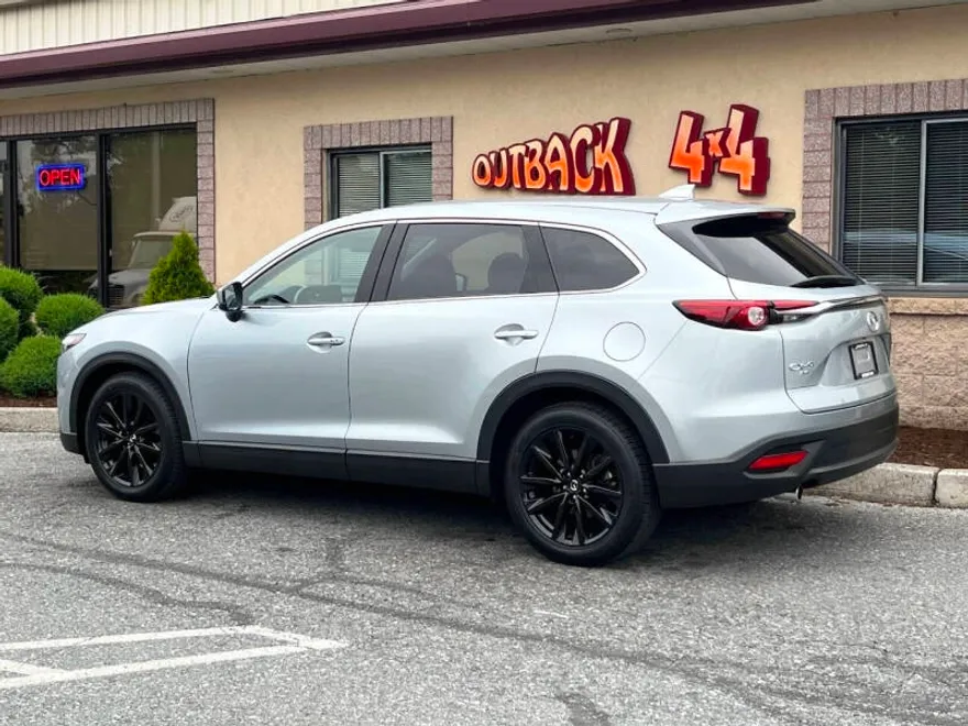 2023 Mazda CX-9 Touring photo 1